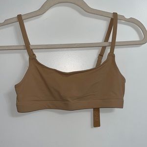 NWT Skims fits everybody scoop neck bralette SIZE: XS COLOR: clay